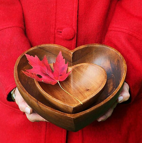 Acacia Heart Bowl