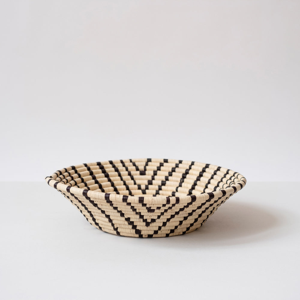 Natural Graphic Black Stripe Wall Catchall Basket